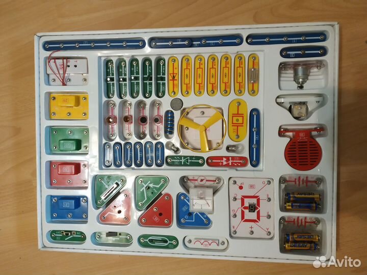 Электронный конструктор знаток