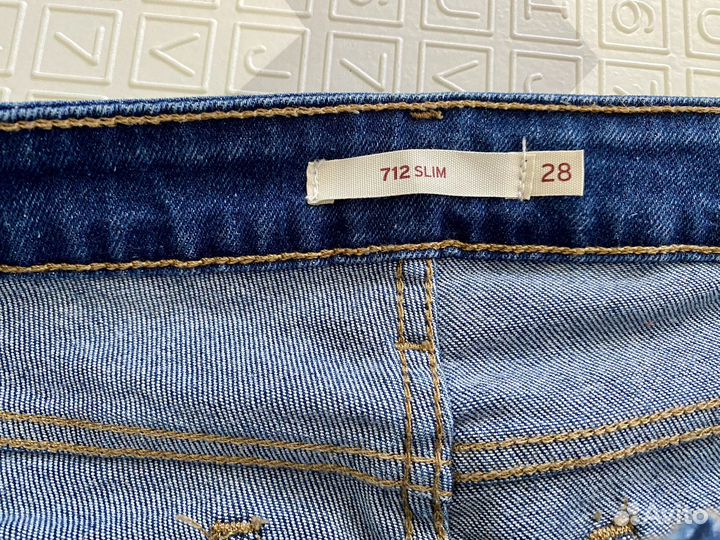 Джинсы levis slim 712