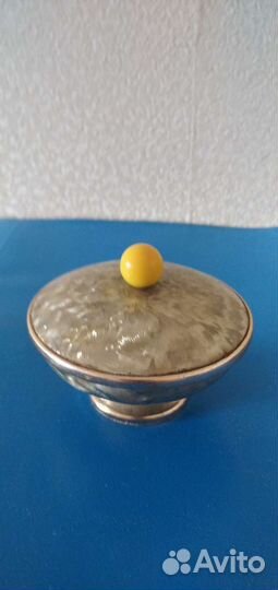 Винтажная пудреница