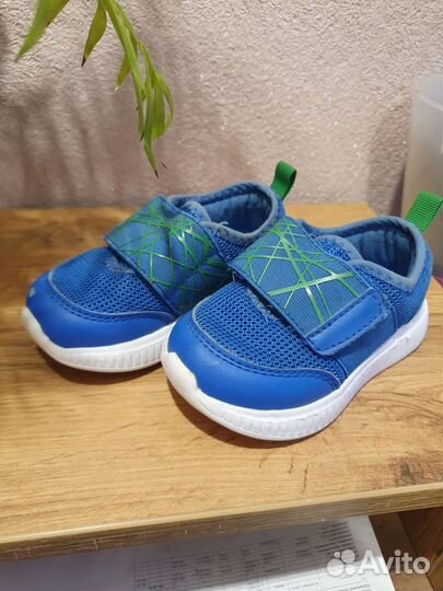Кроссовки детские