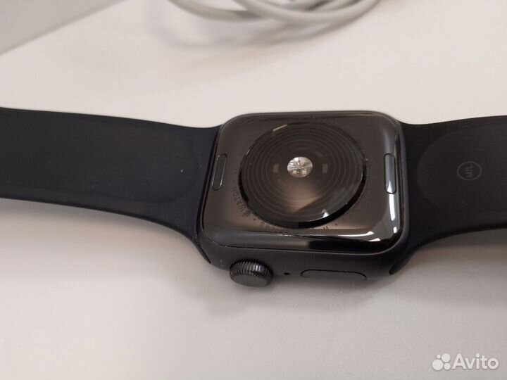 Умные часы Apple Watch Series SE Gen 2 40 мм