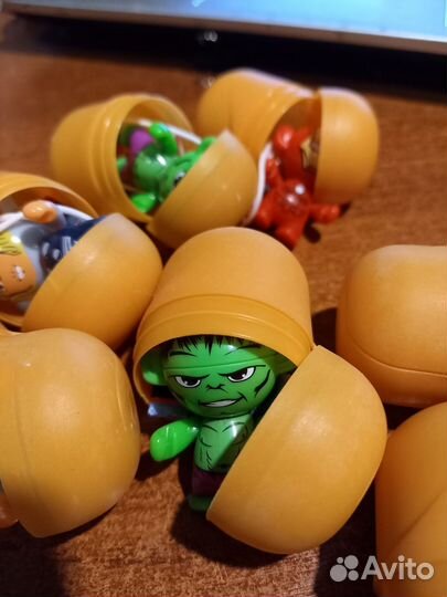 Брелоки серии kinder Twistheads Marvel 2013