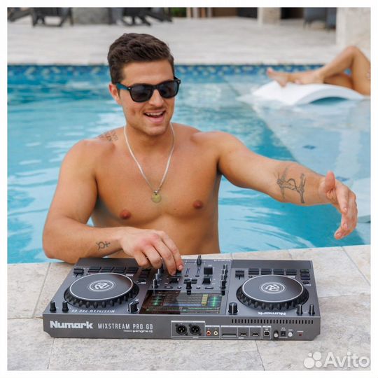 Numark Mixstream Pro GO