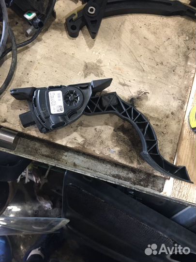 Педаль газа Ford Focus 3