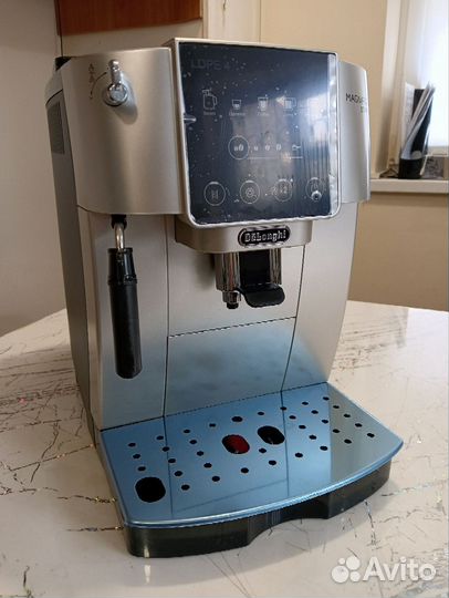 Кофемашина DeLonghi ecam 220.30SB