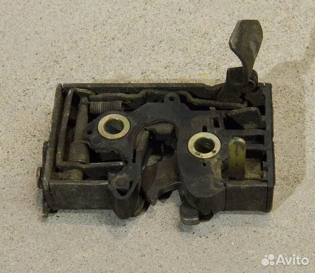 Замок двери задней правой Seat Toledo