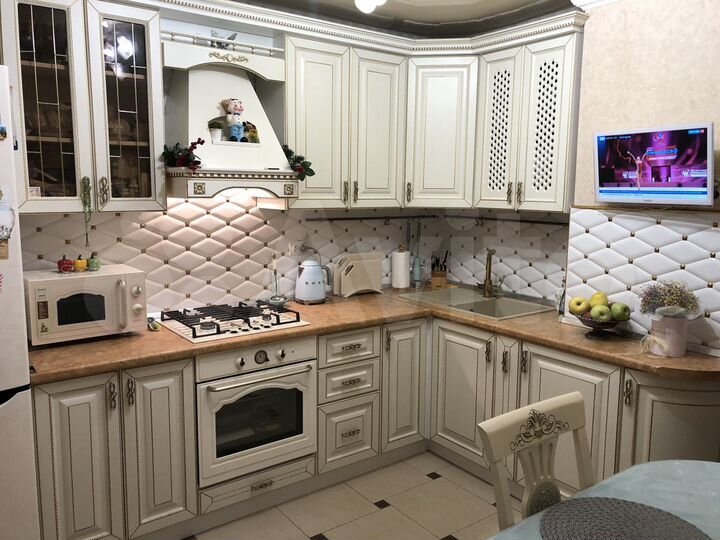 3-к. квартира, 75 м², 3/10 эт.