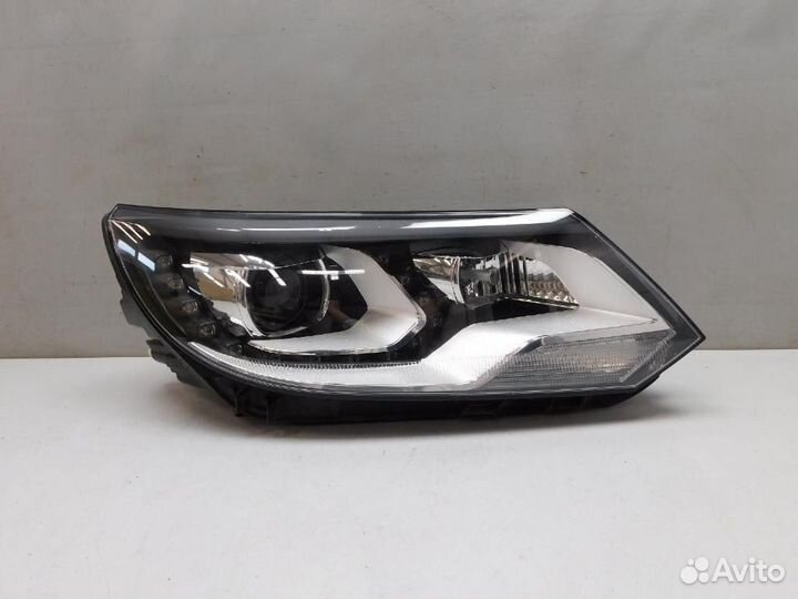 Фара правая Volkswagen Tiguan