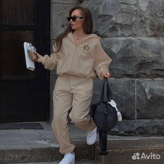 Спортивный костюм женский