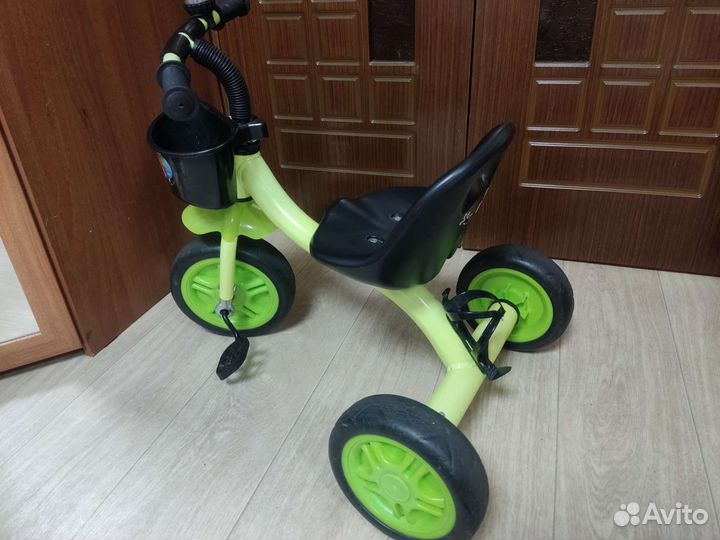 Трехколесный велосипед