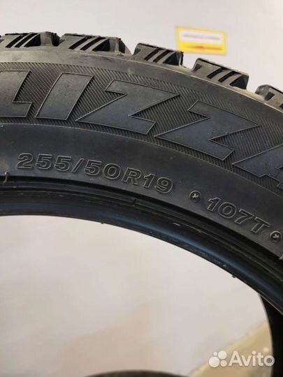 Bridgestone Blizzak Spike-01 255/50 R19 107T