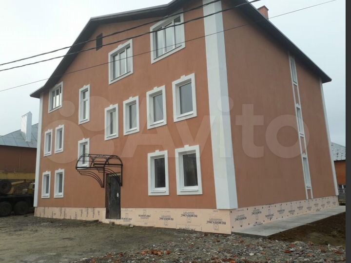 2-к. квартира, 82 м², 1/3 эт.