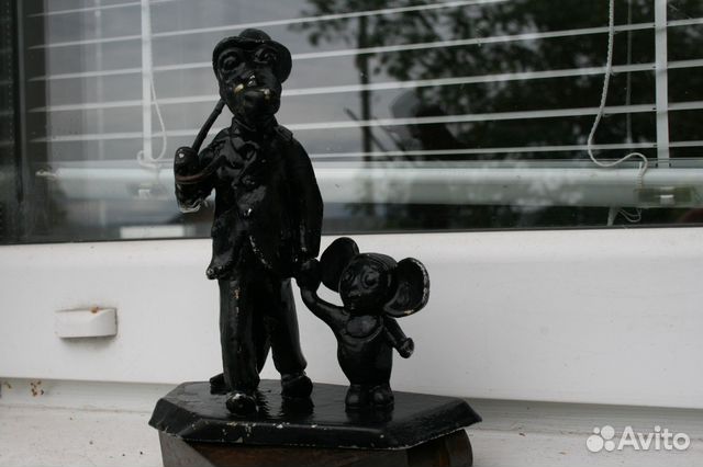 Крокодил гена и чебурашка статуэтка