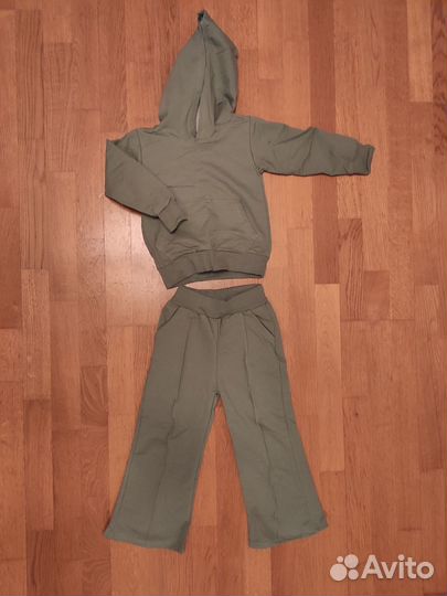 Новые костюмы детские летние 26, 32, 38, 40