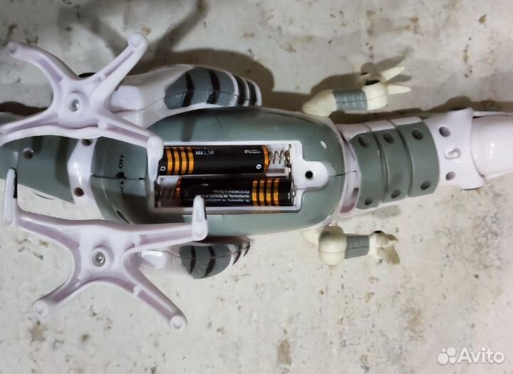 Динозавр робот WowWee белый