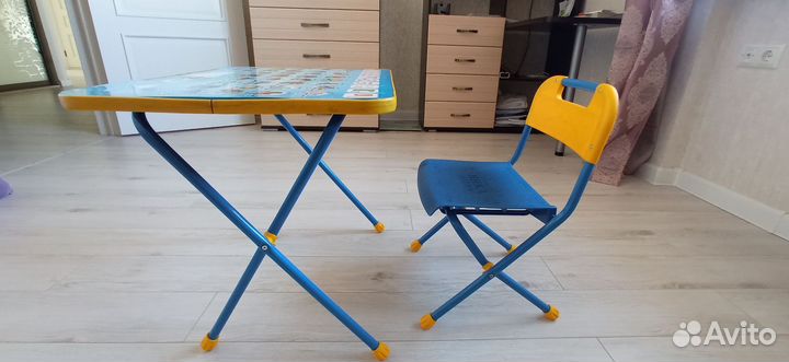 Детский стол и стул