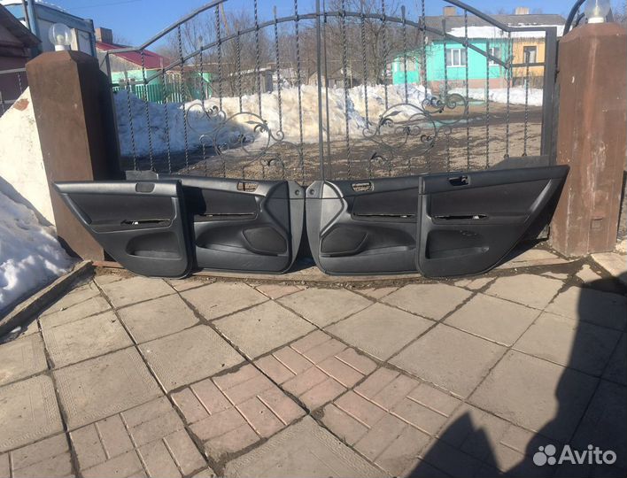 Дверные карты на Тайоту камри 30