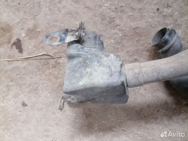 Резонатор воздушного фильтра Kia Spectra