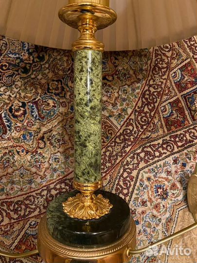 Лампа настольная