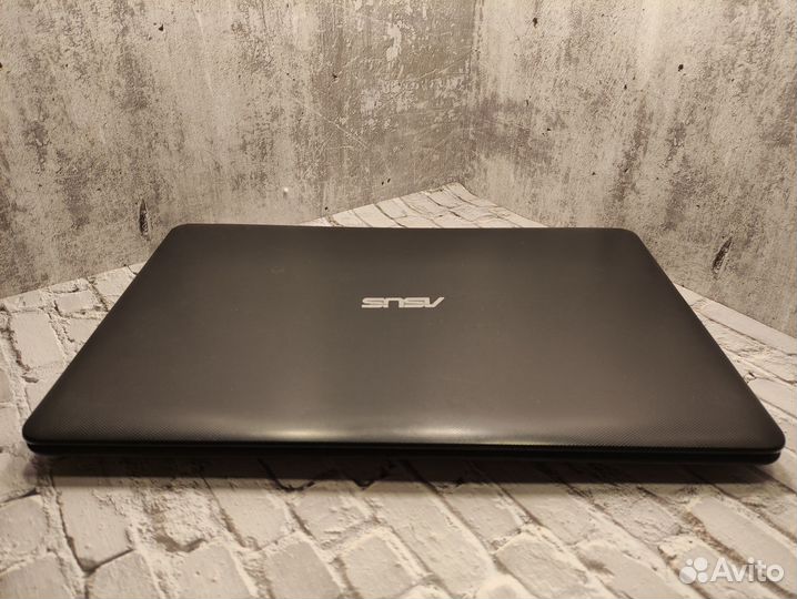 Монстр Asus Nvidia 940M/i5-5200U/17.3 Дюйма/SSD