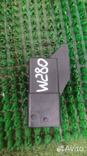 Реле свечей накала Citroen C-Crosser 2007