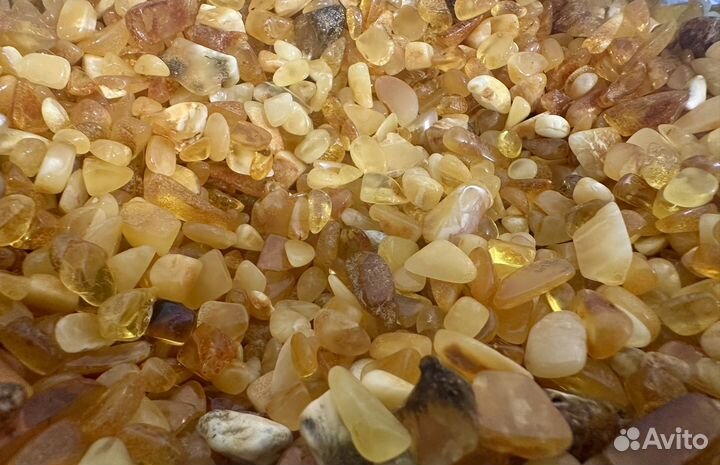 Полированный янтарь мелкий