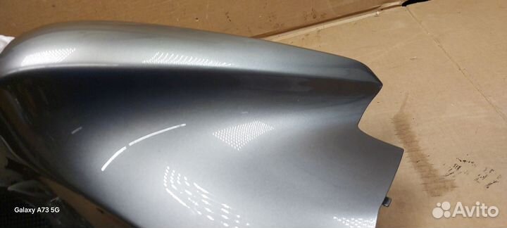 Правая накладка бака Vfr 1200