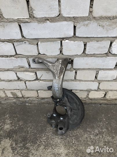 Поворотный кулак левый Ауди А4 В6; Ауди А6 С5