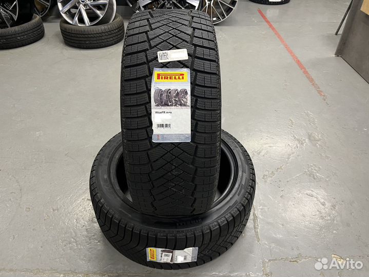 Pirelli Ice Zero FR 225/55 R18 102H