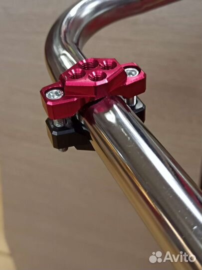 Кронштейн держатель на руль вилку мотоцикла