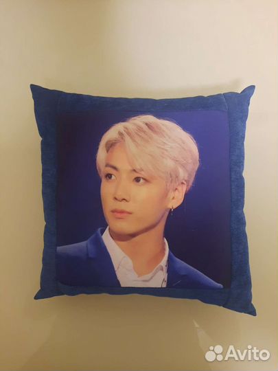 Продам книгу BTS (Короли K - POP ). Подушка