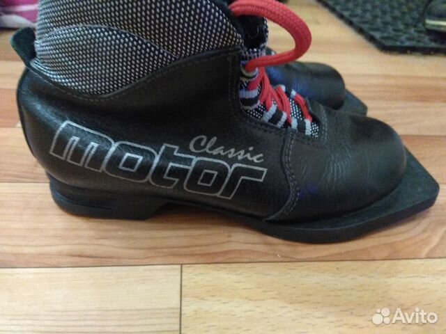 Продам лыжные ботинки