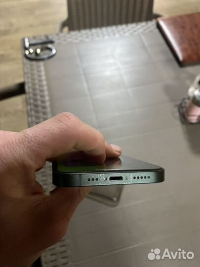 Телефон iPhone 13