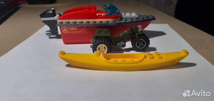 Lego: транспорт и человечки