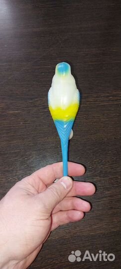 Игрушка для попугая