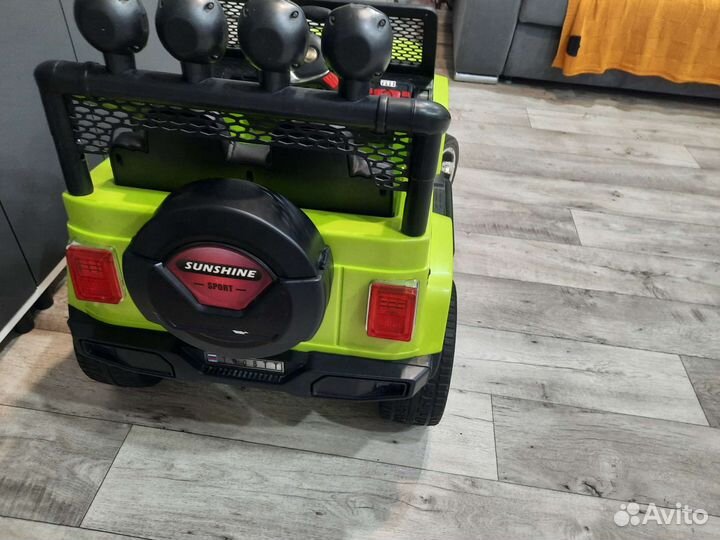 Детский электромобиль jeep