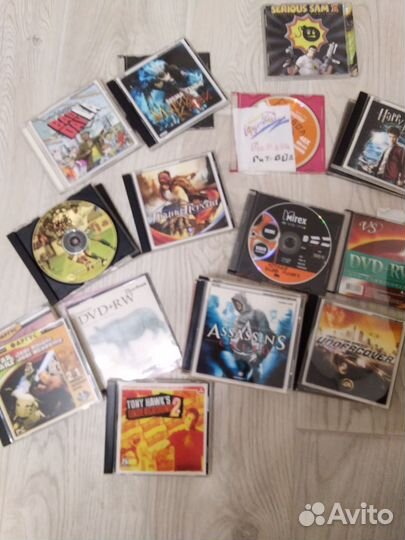 Видео кассеты,диски (фильмы,игры)