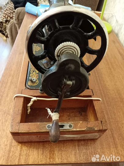 Швейная машина Подольск ручная