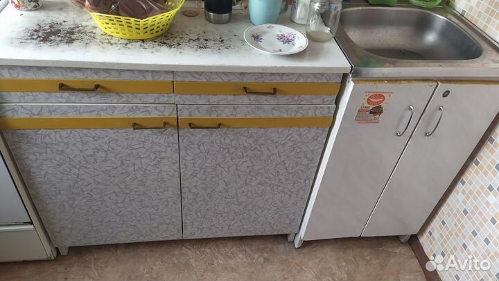 Диван, тумбочки