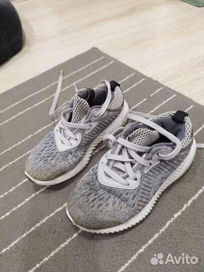 Кроссовки adidas