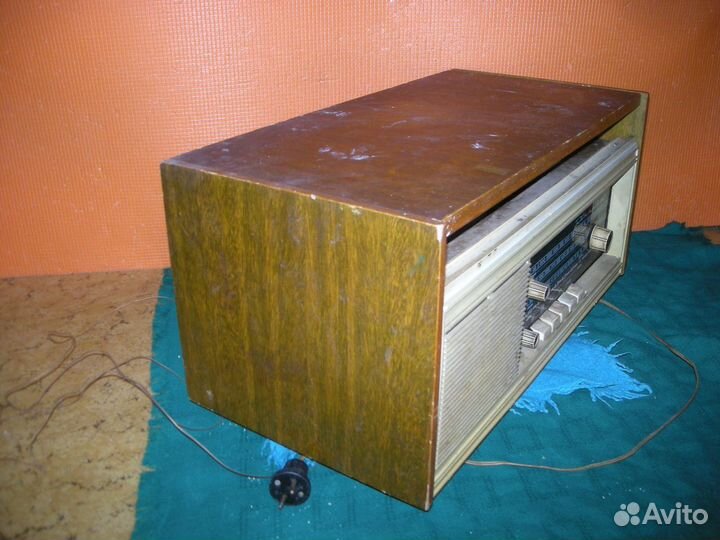 Радиола ламповая Рекорд 68-2 только самовывоз