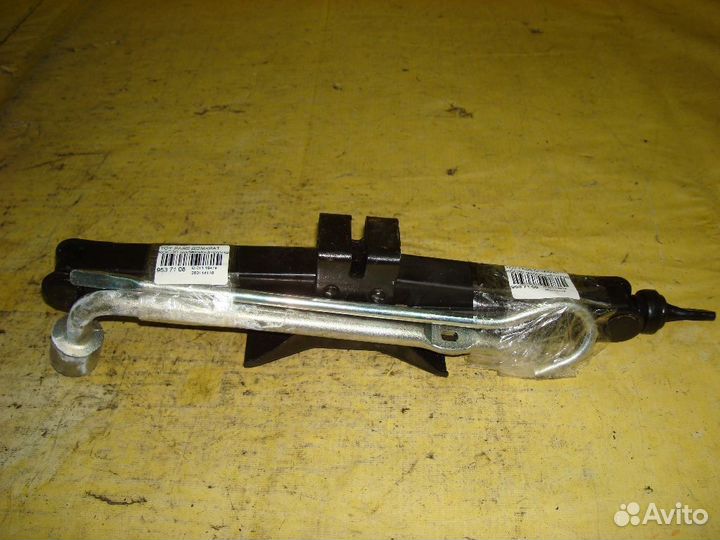 Домкрат Toyota Passo KGC30