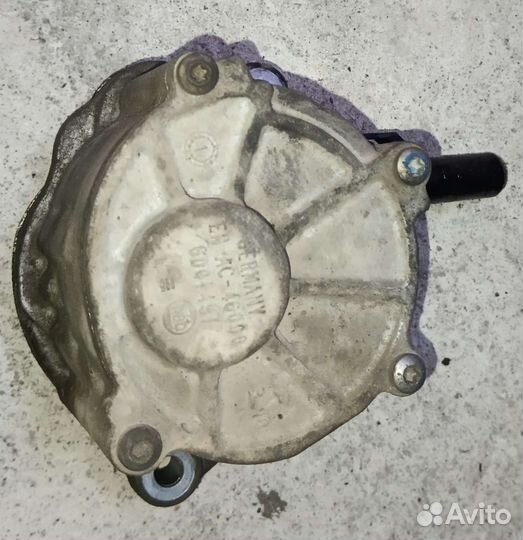 Насос вакуумный Mercedes OM651