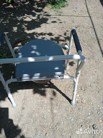 Кресло туалет для пожилых и инвалидов