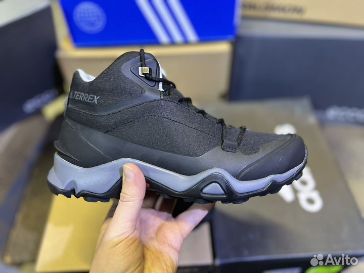 Кроссовки adidas на зиму до-21