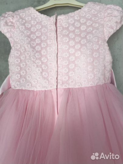 Продам нарядное платье для девочки