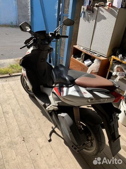 Aprilia SR 50 R 2009гв