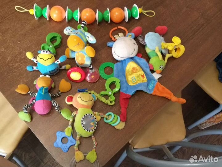 Развивающие игрушки play gro для малышей пакетом
