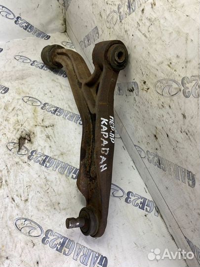 Рычаг передний правый Dodge Caravan