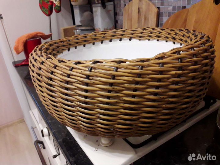 Кашпо из искусственного ротанга